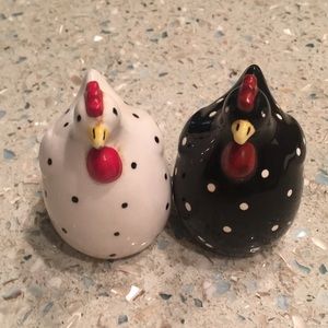 Cute black and white hen & rooster SALT & PEPPER SHAKERS. Never used.